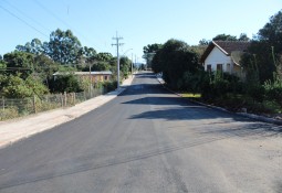 Nova rua com pavimentação asfáltica em Charrua