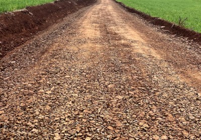 Obras garantem melhorias em estradas e saneamento no interior de Charrua
