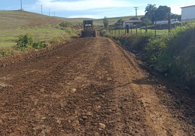 Secretaria de Obras e Viação realiza melhorias em diferentes pontos do município