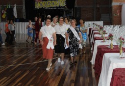 Grupo da Terceira idade de Charrua realiza Baile da Primavera