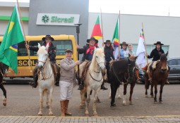 Símbolo dos Festejos Farroupilhas, Chama Crioula chega no Município de Charrua