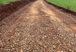 Obras garantem melhorias em estradas e saneamento no interior de Charrua