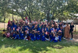 Administração Municipal leva presentes de Natal aos alunos da rede municipal